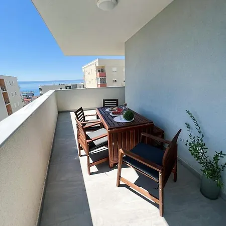 My Summer In Apartment *